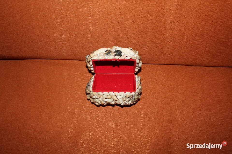 Pudełko szkatułka z muszelek Pozostałe śląskie Chorzów