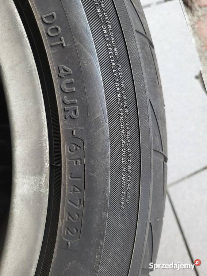 Yokohama Advan Fleva V701 22550 R17 98 W kpl 4