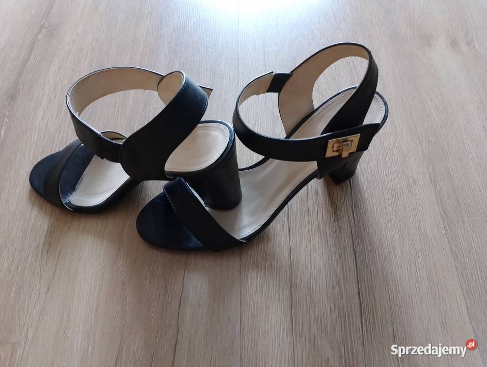 SANDAŁY czarne na obcasie sandałki na słupku wielkopolskie Złotniki