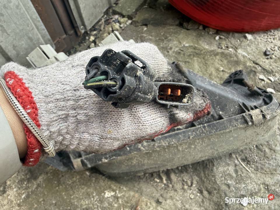 Lampa przód lewa Mazda 323F osobowe Ostrów Wielkopolski