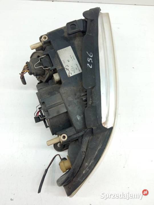 LAMPA PRZÓD PRAWA LIFT FL Audi A4 I 19942001 B5 osobowe