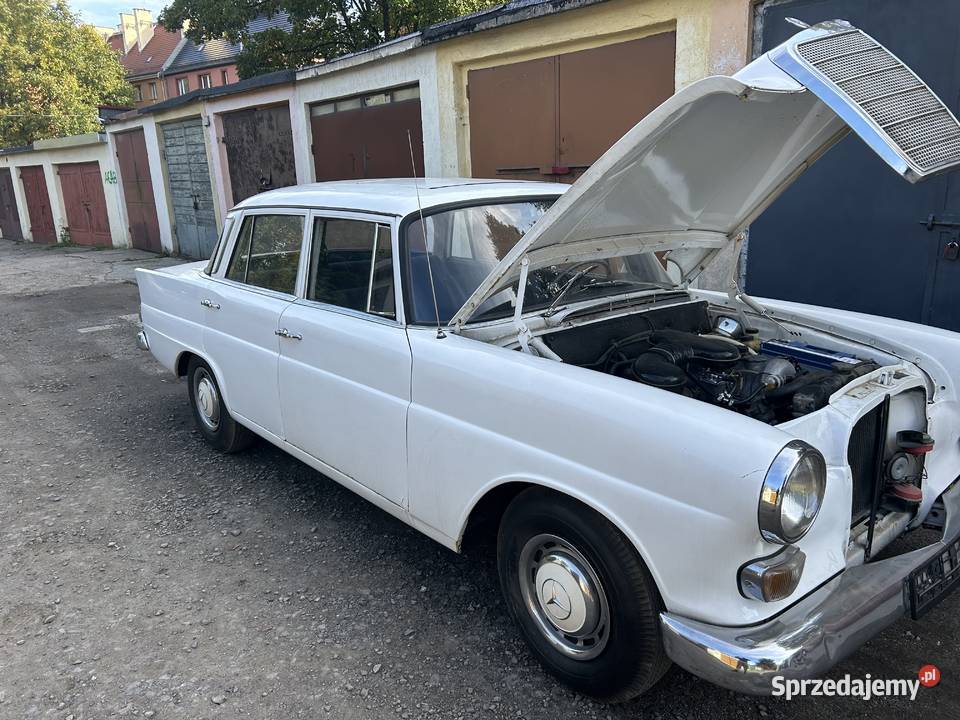 Mercedes-Benz 200