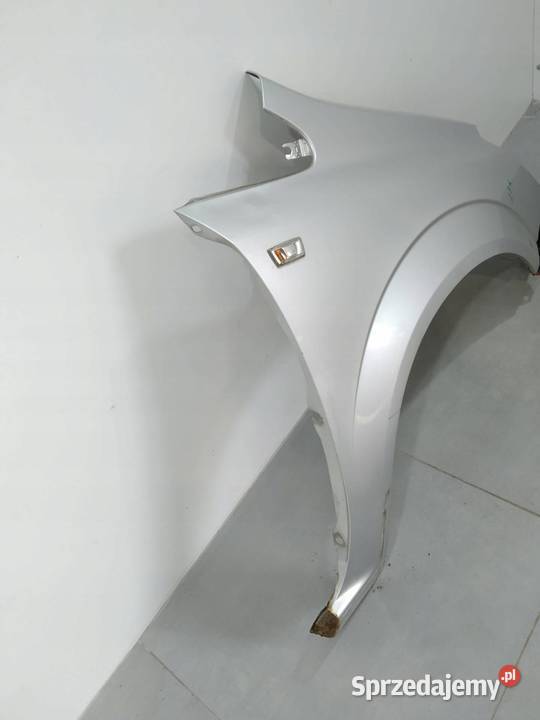 BŁOTNIK PRAWY PRZÓD SREBRNY Z157 Opel Zafira II