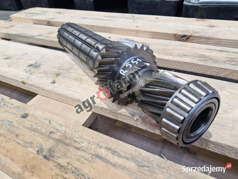 Wałek John Deere 6155M Skrzynia biegów Części i osprzęt rolniczy Byków