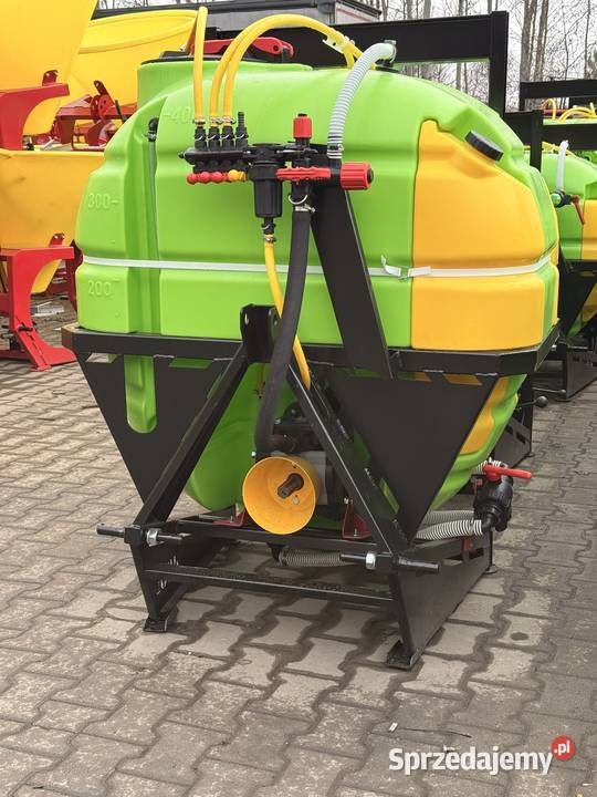 Opryskiwacz sadowniczy zawieszany 600l sprzedam