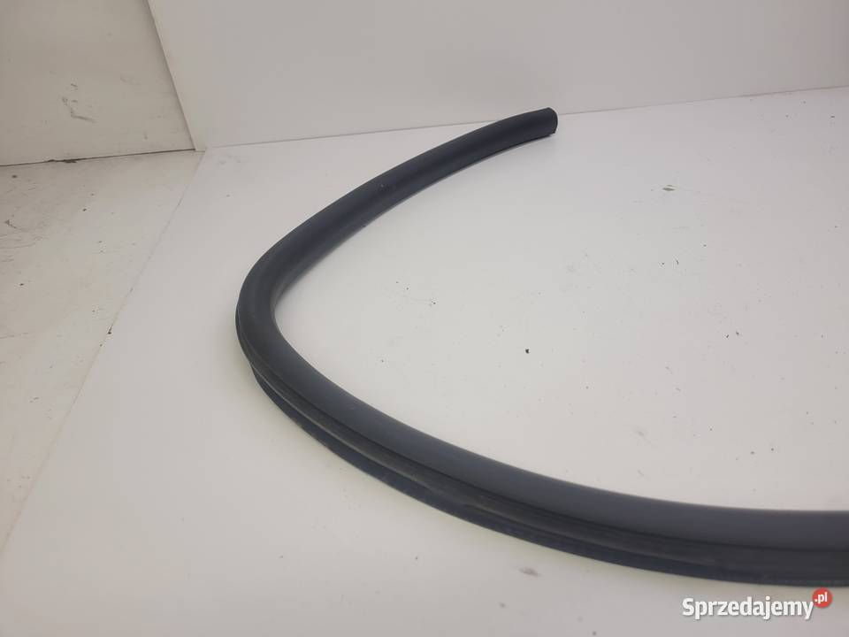 USZCZELKA DOLNA DRZWI AUDI A3 8P 8P7831707 Przystajń