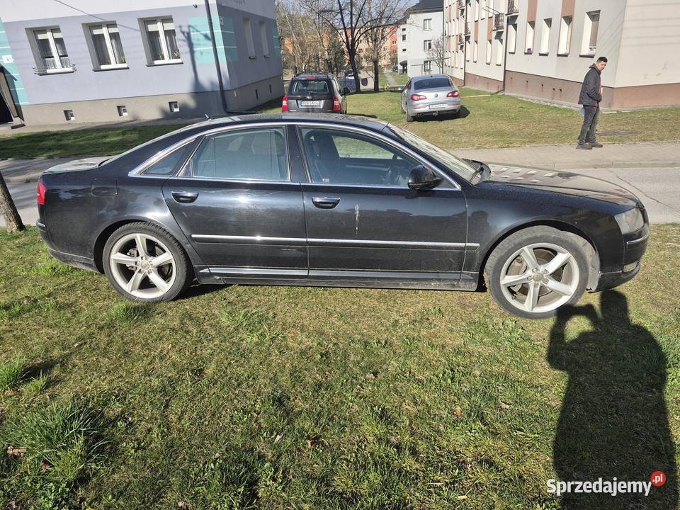 Syndyk sprzeda pojazd marki AUDI A8 nieuszkodzony Kielce
