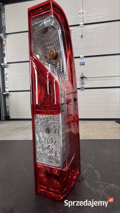 Lampa Renault Master prawy tył oryginał Płock