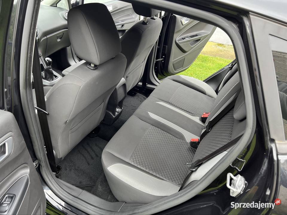 Ford Fiesta 10 benzyna 2015 klima grzana szyba wielofunkcyjna kierownica Wieruszów sprzedam