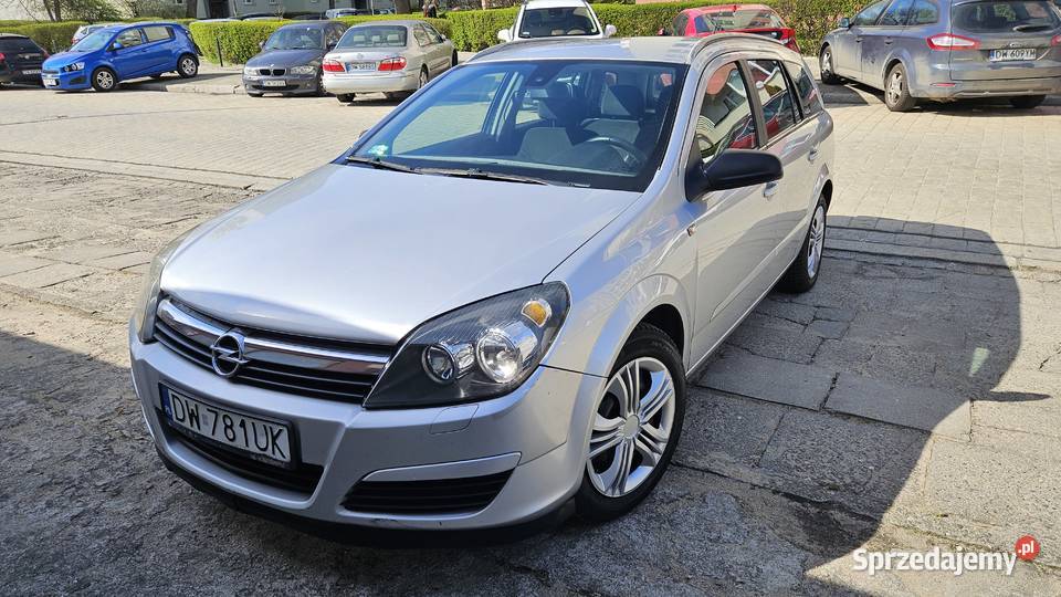 Opel Astra H 18 Kombi z silnikiem benzynowym o Wrocław sprzedam
