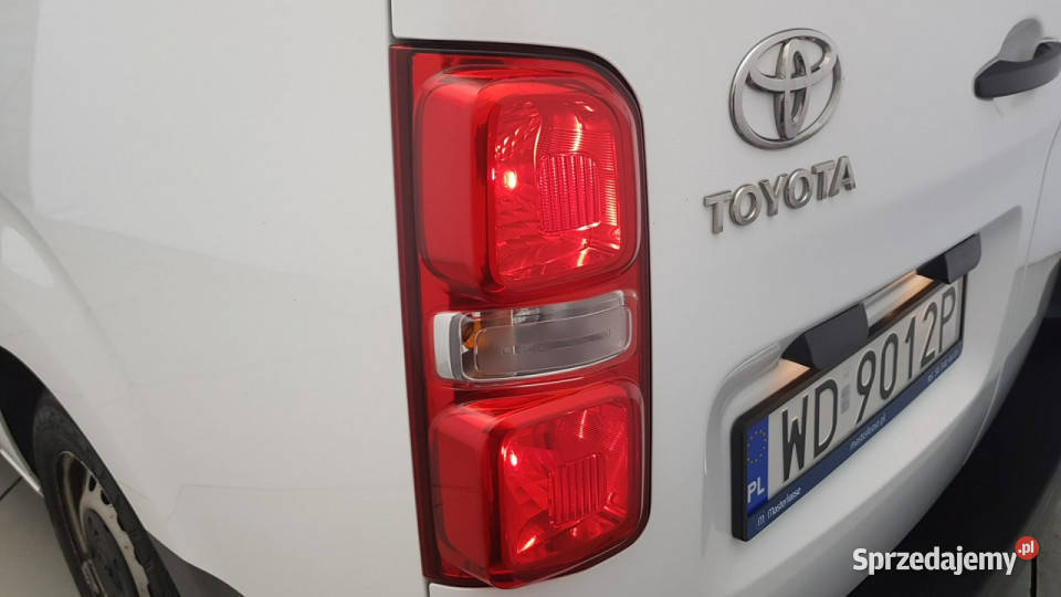 Toyota ProAce 20 D4D Long Z Polskiego Salonu serwisowany w ASO Warszawa
