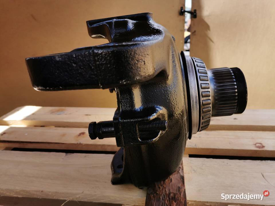 Zwrotnica prawy przód Cat TH 360B Carraro