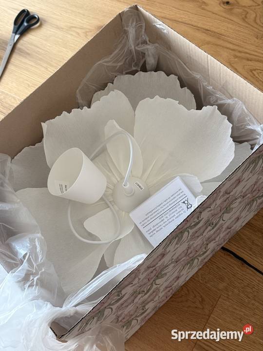 Lampa wykonana z włoskiego krepu Rozmiar 5555 Oświetlenie