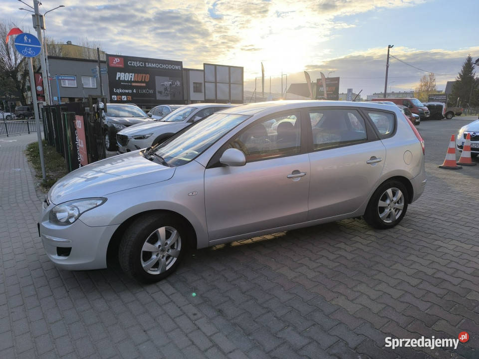 Hyundai i30 14i 16V 109 Klimatyzacja OPŁACONY I srebrny Łuków