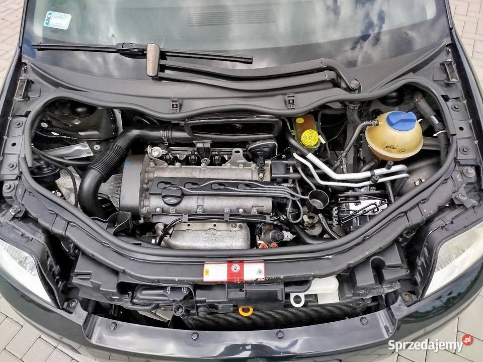 Czarne audi a2 14 Benzyna 2002 zadbany lakier metallic lubelskie Świdnik