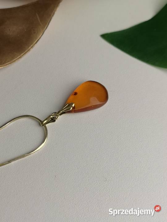 zawieszka z bursztynem bałtyckim Toruń