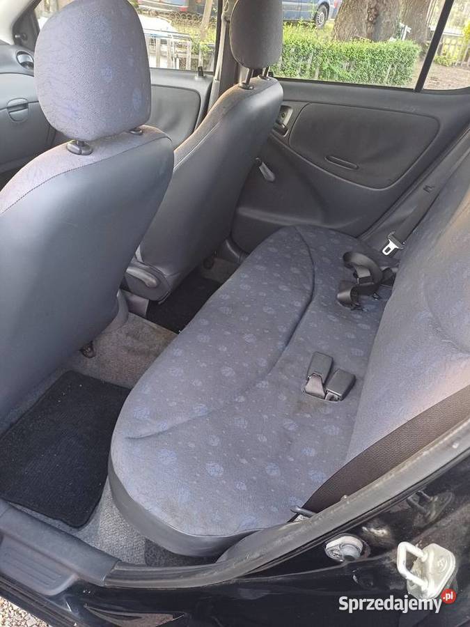 Toyota Yaris 10 VVTi 68 2001r 5 drzwiowy Yaris Lubin