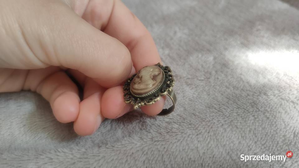 Regulowany pierścionek vintage retro piękny Tarnowskie Góry