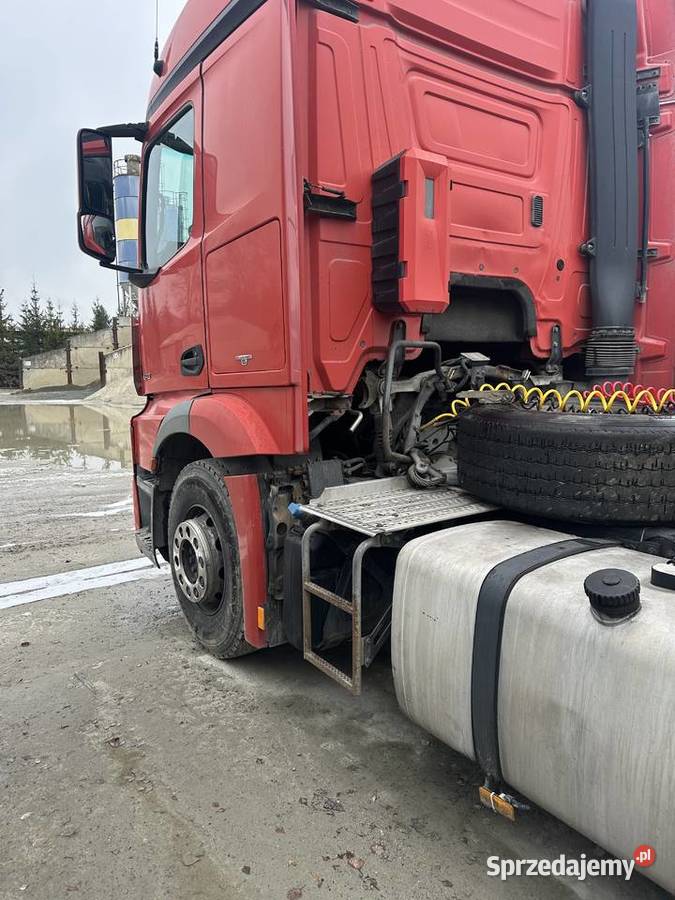Mercedes Actros ciągnik siodłowy Rok produkcji 2015 małopolskie