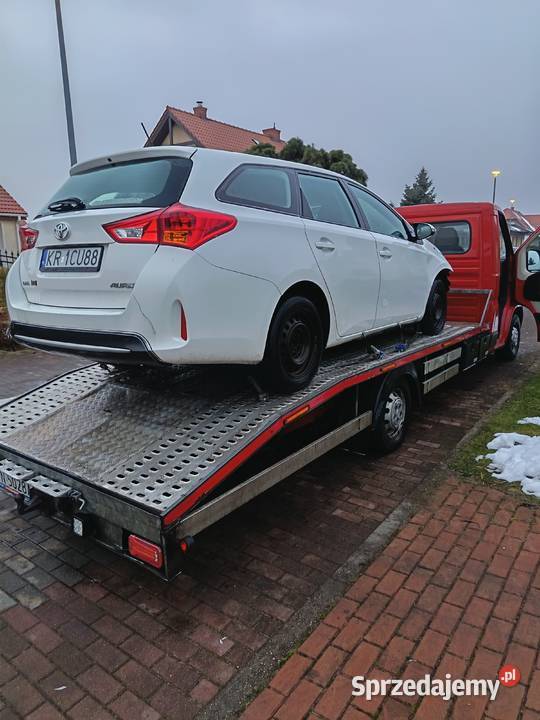 Sprzedam toyote auris214 dizel uszkodzonom Auris