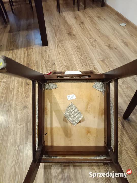 mam do sprzedania stół i 6krzesel w stanie Knurów
