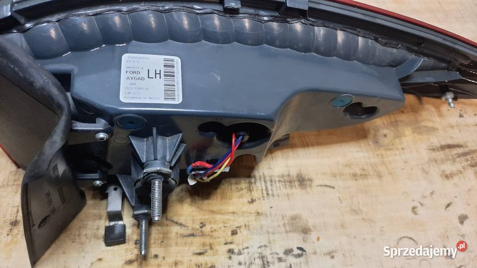 Lampy kpl tylne zewnetrzne Ford Fusion 20132017 osobowe Świdnik