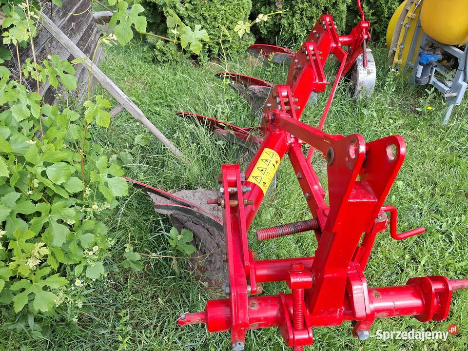Ciągnik MTZ 82 w komplecie z pługiem Grójec