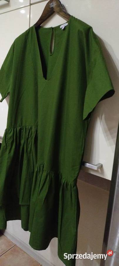 Sukienka w kolorze butelkowej zieleni lubelskie