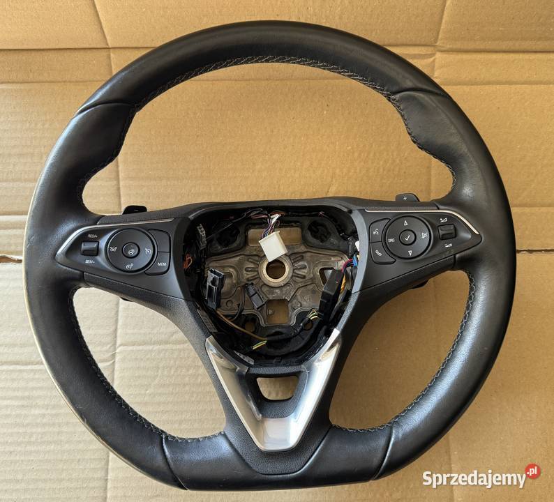 OPEL GRANDLAND KIEROWNICA ZE SKÓRY Z ŁOPATKAMI osobowe