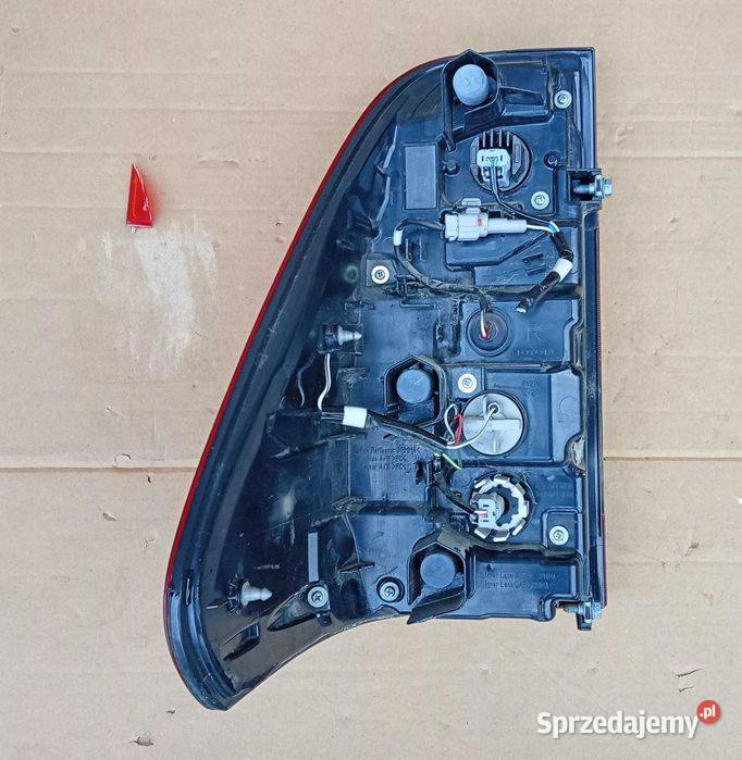 Toyota Hilux VIII Lift Led lampa tylna prawa Lampy tylne wielkopolskie Przeźmierowo