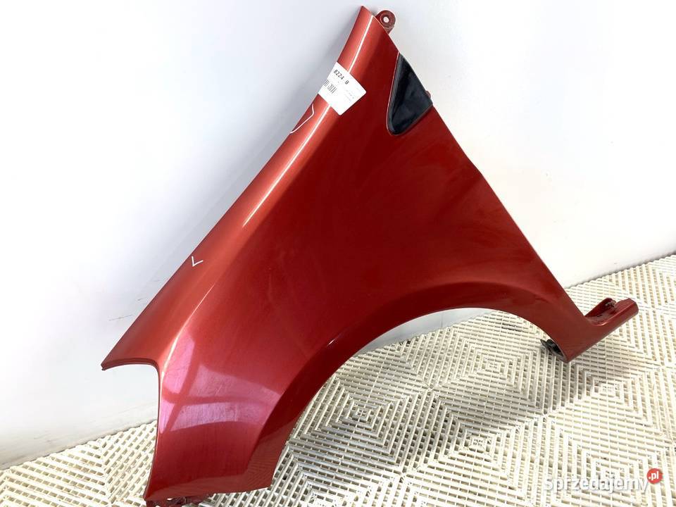 BŁOTNIK LEWY PRZÓD RENAULT CLIO III Hatchback