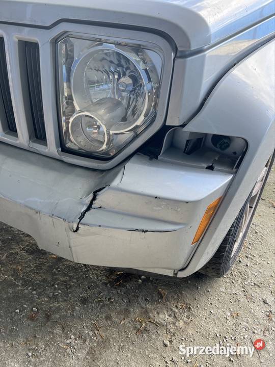 Jeep Liberty Sport 2013 37 USZKODZONY srebrny Liberty