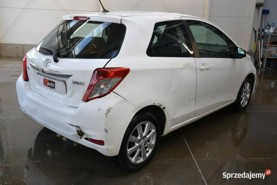 Toyota Yaris 10 benzyna 70 PORYSOWANA Kęty