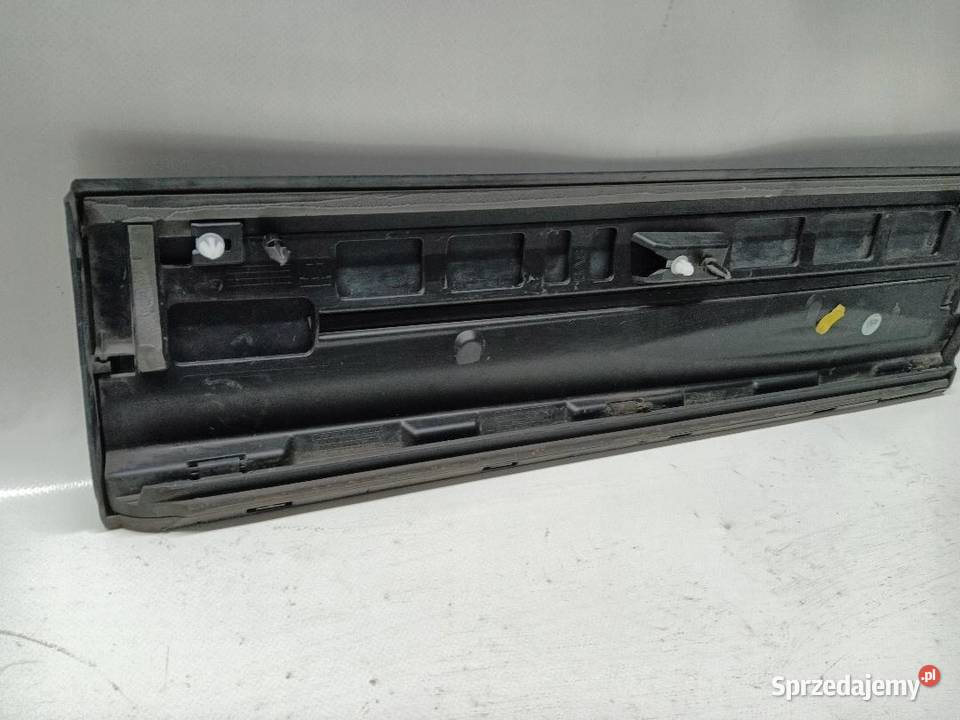 LISTWA DRZWI PRAWA TYŁ TYLNA AUDI Q2 81A853970