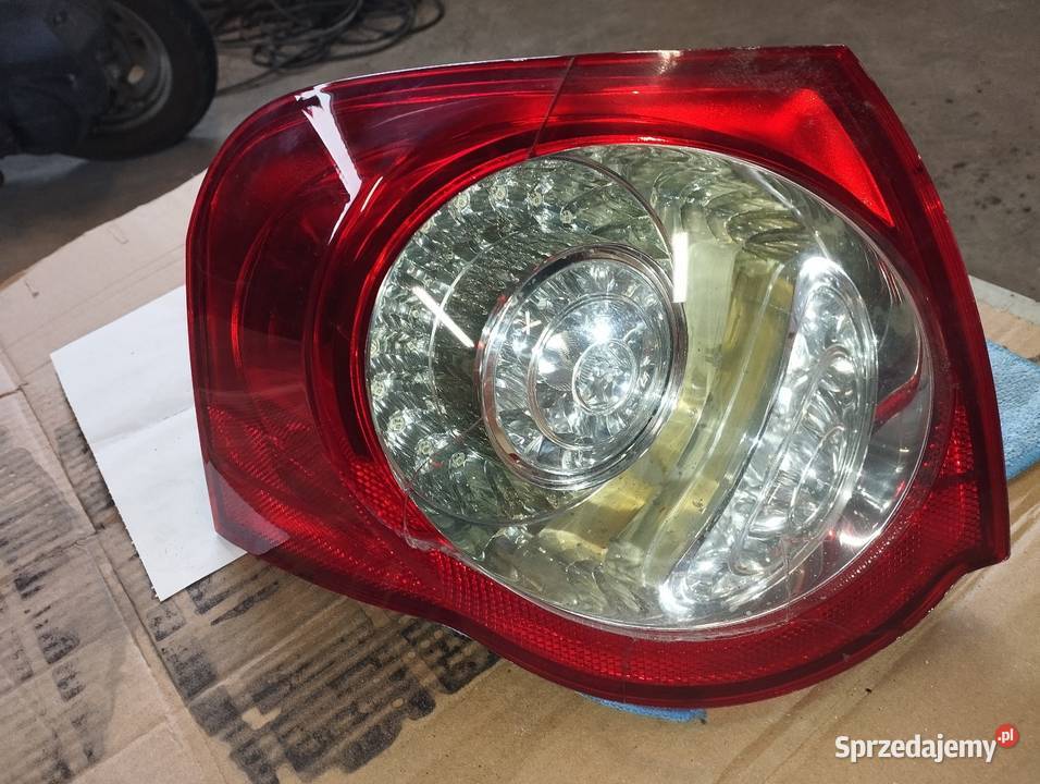Lampa Volkswagen Passat tył strona kierowcy