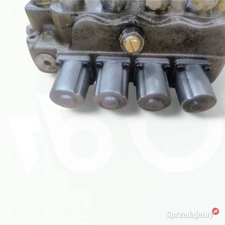 Rozdzielacz 124187 10A400011 224720 Manitou MLT Wilkowo