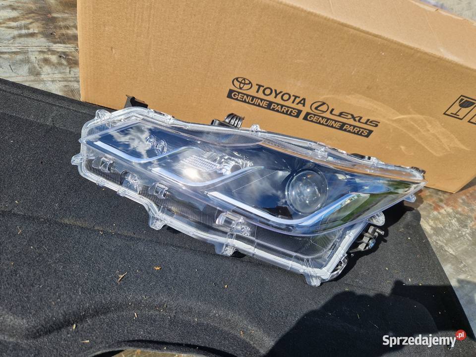 Toyota Corolla E210 E21 sedan reflektor ORG EU osobowe Lampy przednie Mielec sprzedam