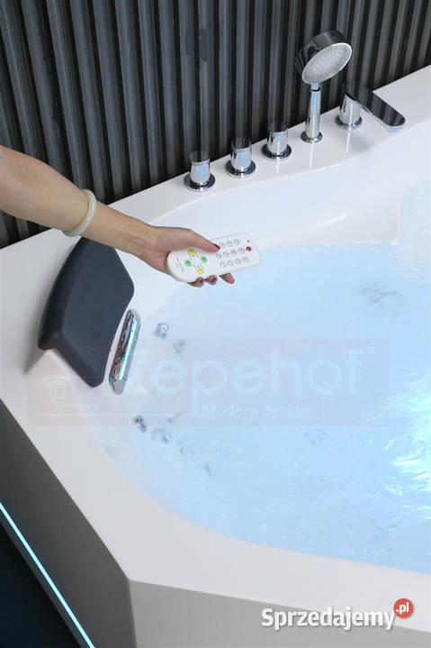 Wirujące dysze Wanna z hydromasażem BS706 sprzedam