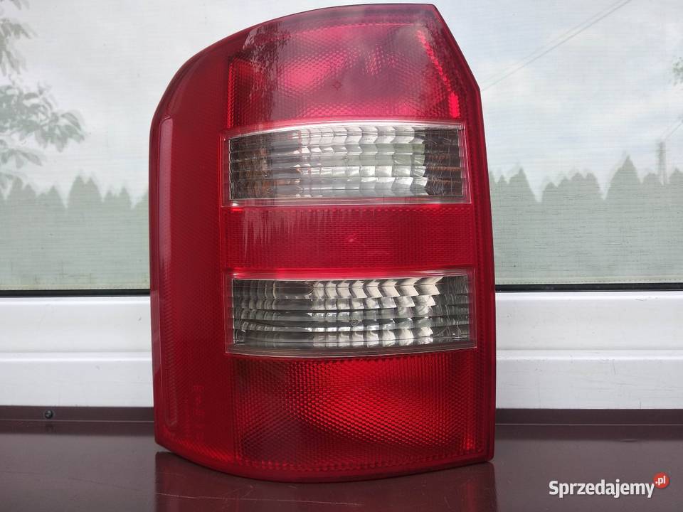 Audi A2 lampa tył tylna lewa wkład oprawka Lampy tylne łódzkie Sieradz