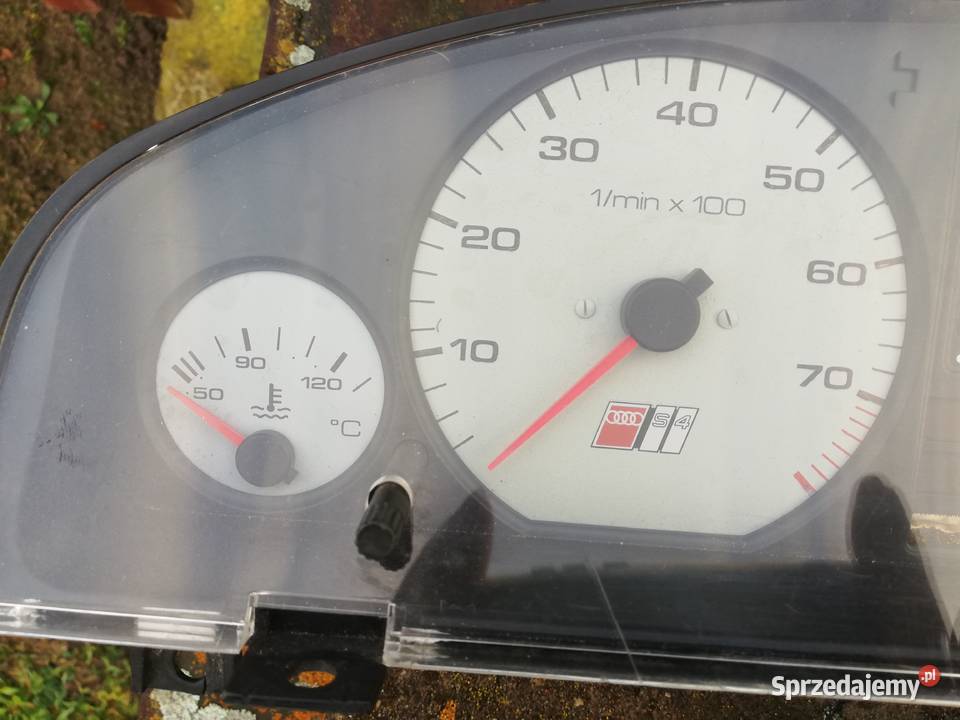 Licznik Audi S4 C4 Jacnia