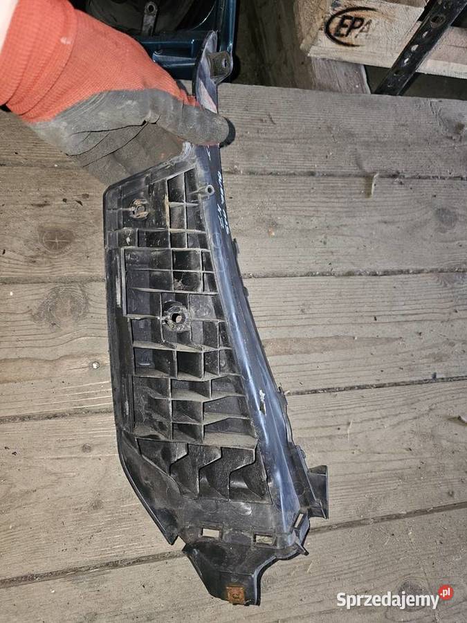 Suzuki Burgman K7 125 podnóżek lewy tylny Jelenia Góra
