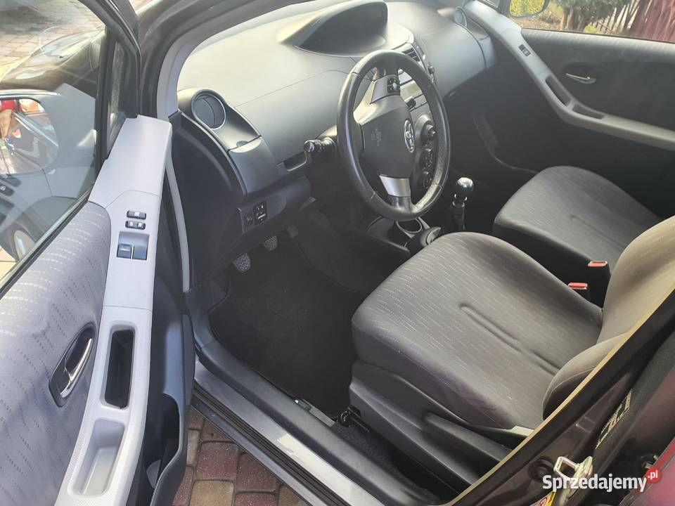 TOYOTA YARIS 2009 13 BENZYNA Łęg Tarnowski