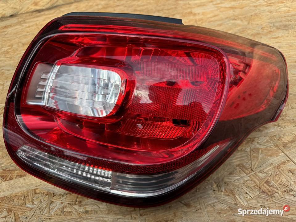 Lampa tył tylna prawa rh ds3 9808415380