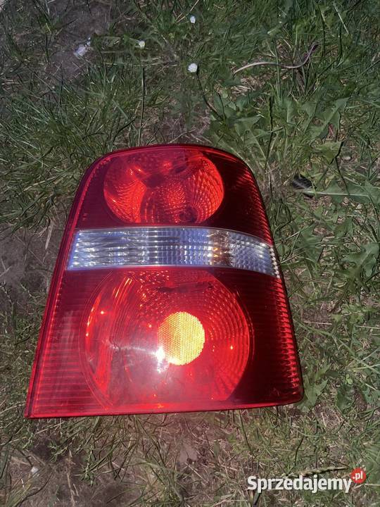 Lampa tylna lewa w błotnik VW Touran I 0306 Radomsko