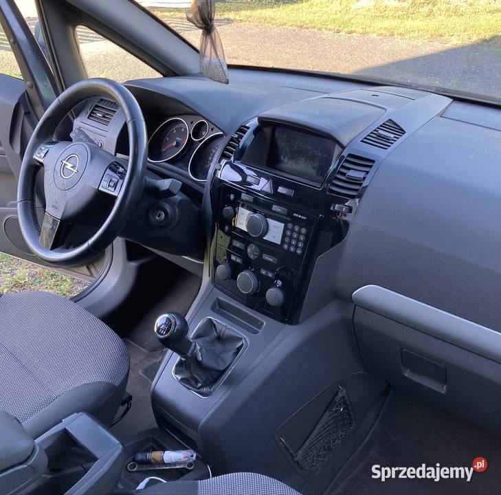 Opel zafira 2010 bezwypadkowy bogate wyposażenie centralny zamek Zafira Koziegłowy