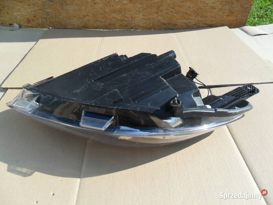 Ford Fiesta Mk8 Reflektor Prawy H1BB13W029AE osobowe Nowy Tomyśl