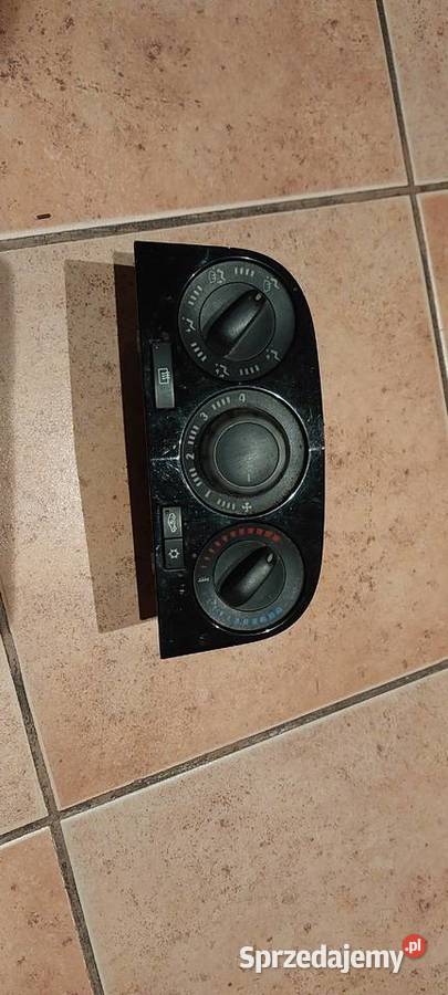 Panel nawiewu klimatyzacji Opel Corsa D 2010 r
