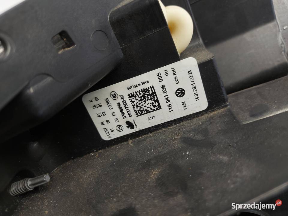 VW ID4 Lampa reflektor przód prawy 11B941036 sprzedam