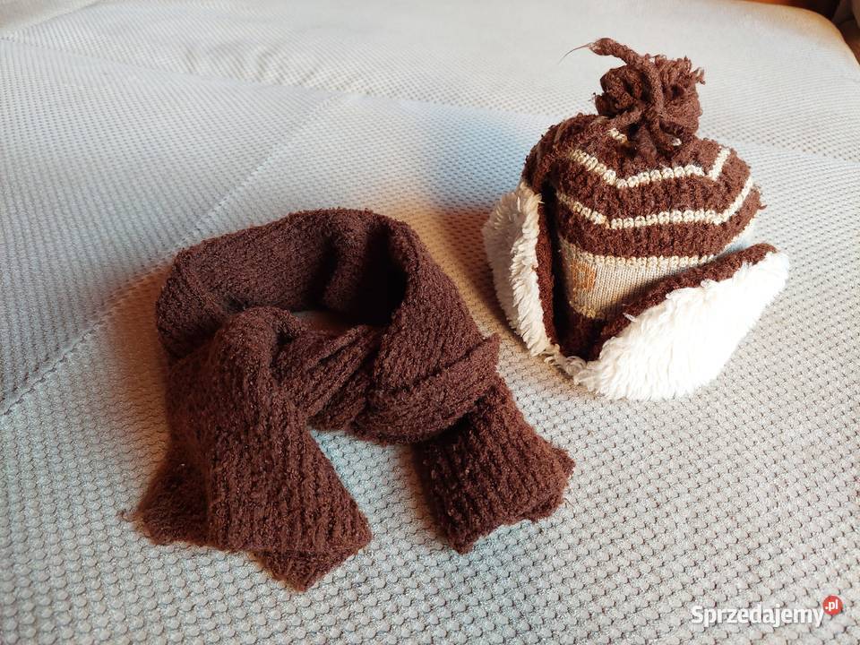 ciepły zimowy komplet czapka i szalik Kraków