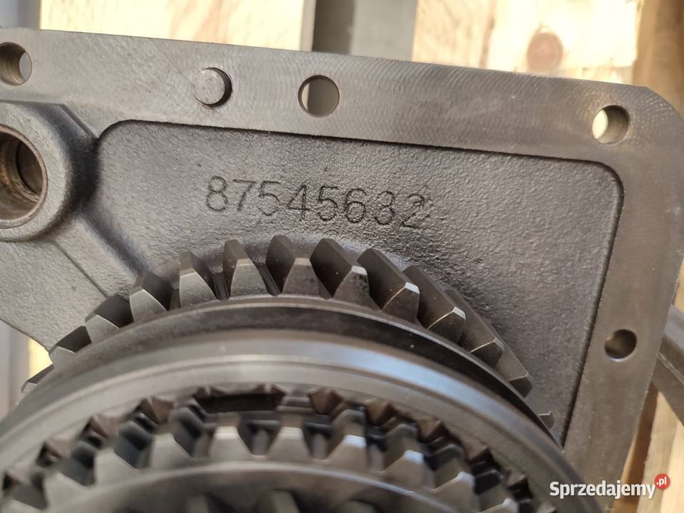 Skrzynia biegów AUTOCOMMAND części HOLLAND T7060